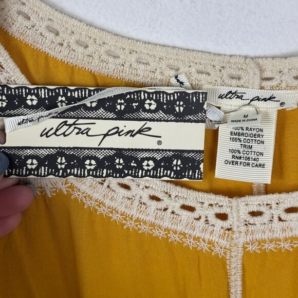 Ultra Pink NEW Gold Cream Embroidered Crochet Blouse Size Medium Summer Fesitval - Picture 8 of 9